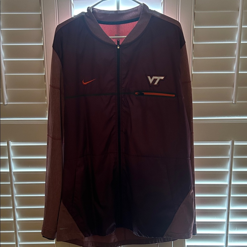 Nike Men's Burgundy Windbreaker Jacket